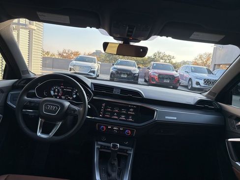 Used 2025 Audi Q3 2.0T Premium w/ Convenience Package image 19