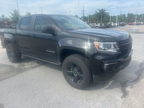 Used 2022 Chevrolet Colorado LT AWD/4WD image 3