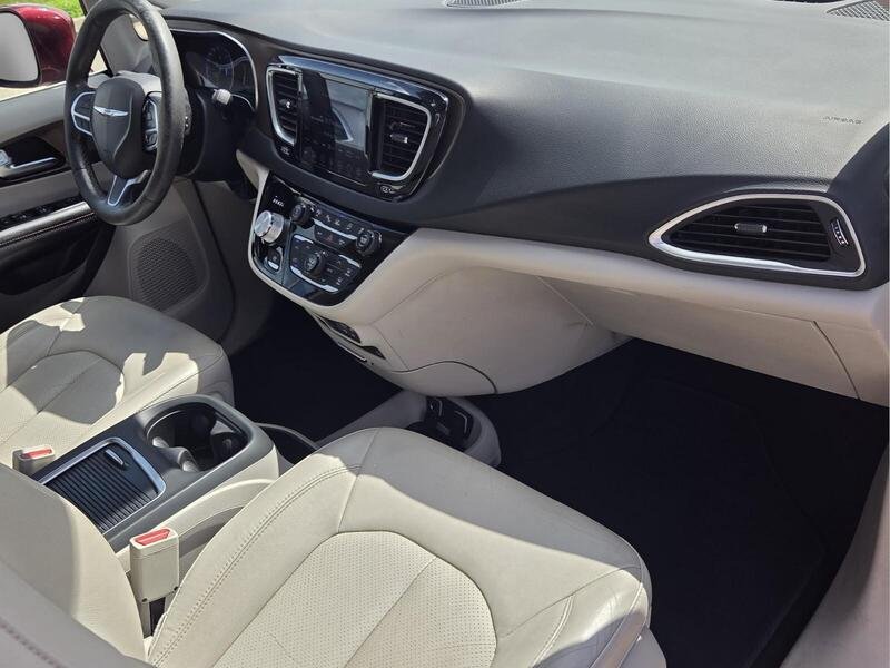 Certified 2019 Chrysler Pacifica Touring-L Plus w/ Advanced Safetytec Group FWD image 21