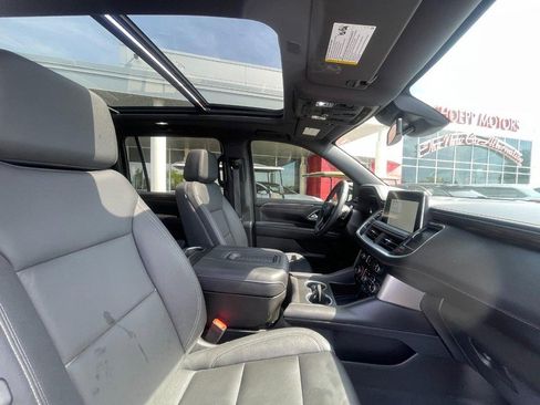 Used 2024 Chevrolet Suburban Z71 w/ Z71 Off-Road Package AWD/4WD image 5