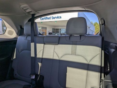 Used 2024 Honda Pilot Touring image 31