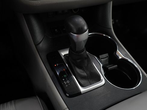 Used 2017 Toyota Highlander Plus image 25