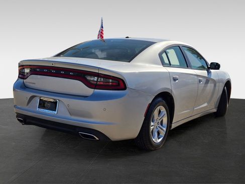 Used 2021 Dodge Charger SXT w/ Leather Interior Group image 4