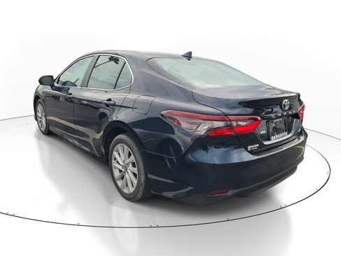 Used 2021 Toyota Camry LE FWD image 7
