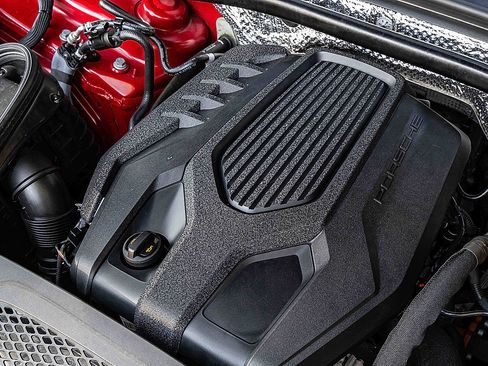 Used 2022 Porsche Macan image 31