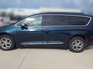 Used 2023 Chrysler Pacifica Limited FWD video 2