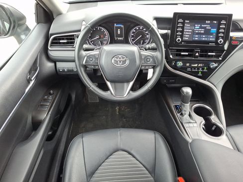 Used 2024 Toyota Camry SE FWD image 11