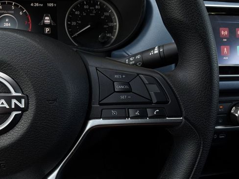 Used 2025 Nissan Versa SV FWD image 30