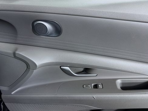 Used 2023 Hyundai Elantra SEL image 31