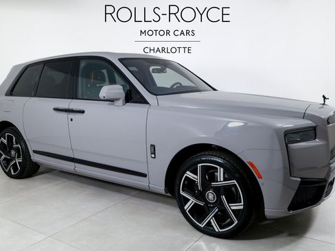 Used 2026 Rolls-Royce Cullinan Black Badge AWD/4WD image 5
