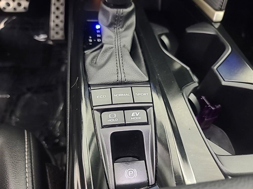 Used 2025 Toyota Camry SE FWD image 37