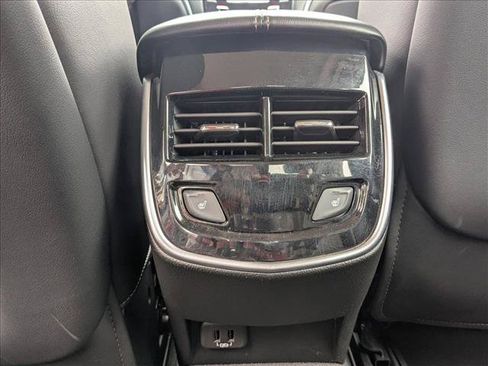 Used 2018 Cadillac XTS Luxury FWD image 16