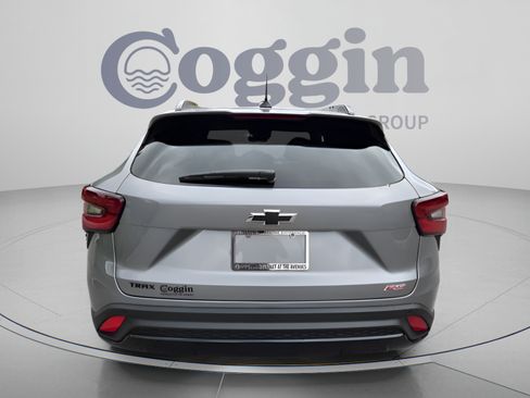 New 2026 Chevrolet Trax RS w/ Sunroof Package FWD image 4