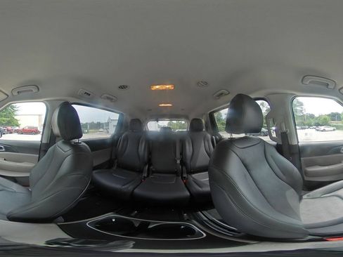 Used 2026 Kia Carnival FWD image 44