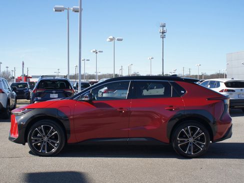 Used 2023 Toyota bZ4X Limited image 14