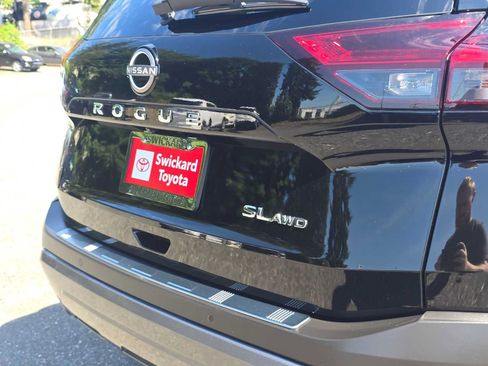 Used 2023 Nissan Rogue SL AWD/4WD image 13