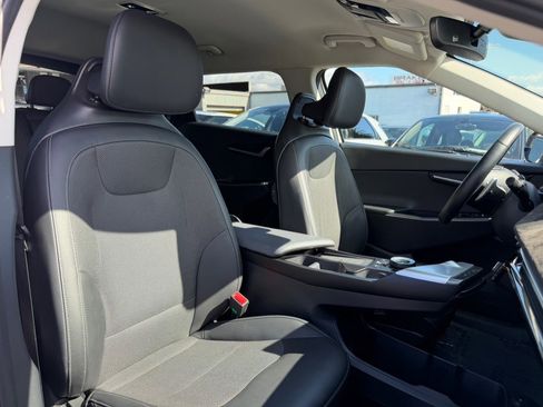 Used 2024 Kia EV6 Light AWD/4WD image 37