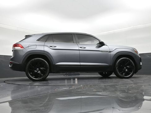 Used 2024 Volkswagen Atlas Cross Sport SE w/ Panoramic Sunroof Package FWD image 25