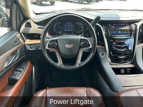 Used 2020 Cadillac Escalade Premium Luxury AWD/4WD image 15