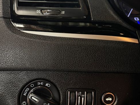 Used 2019 Chrysler 300 S RWD image 15