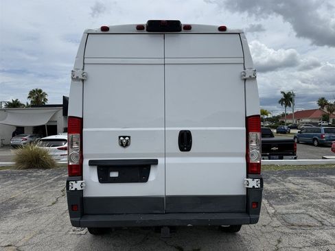 Used 2018 RAM ProMaster 2500 w/ Mopar Trailer Tow Group FWD image 4