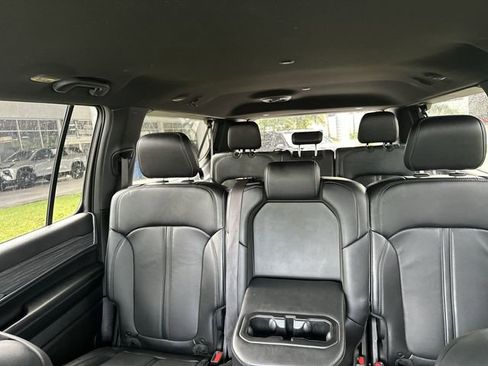 Used 2024 Jeep Wagoneer L Series II w/ Flexible Seating Group AWD/4WD image 27