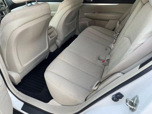 Used 2011 Subaru Outback 2.5i Premium image 7