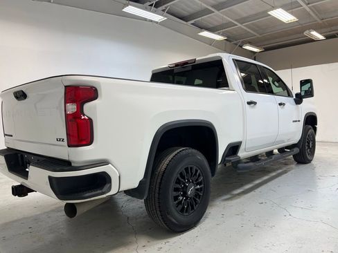 Used 2021 Chevrolet Silverado 2500 LTZ w/ LTZ Plus Package image 9