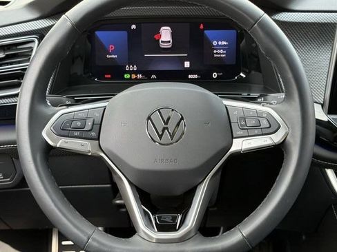 Used 2026 Volkswagen Atlas Cross Sport SEL R-Line AWD/4WD image 6