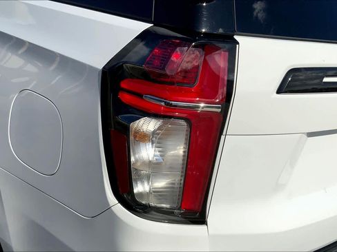 Used 2021 Chevrolet Tahoe Z71 w/ Rear Media and Nav Package image 26