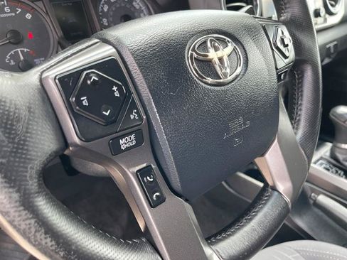 Used 2017 Toyota Tacoma TRD Off-Road w/ Tow Package (A/T) AWD/4WD image 16