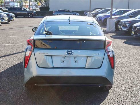Used 2017 Toyota Prius Two w/ Carpet Mat Package image 6