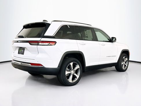 Used 2023 Jeep Grand Cherokee 4WD 4xe w/ Luxury Tech Group II image 9