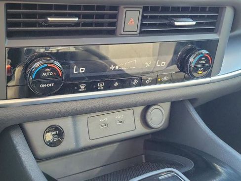 Certified 2026 Nissan Rogue SV image 29