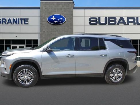 Used 2026 Chevrolet Traverse LT w/ Driver Confidence Package AWD/4WD image 7
