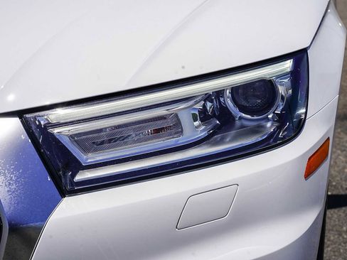 Used 2019 Audi Q5 Premium w/ Convenience Package image 10