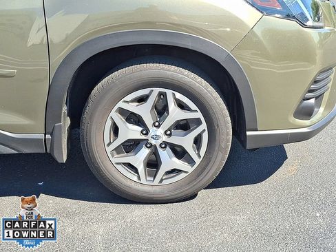 Used 2023 Subaru Forester Premium AWD/4WD image 11