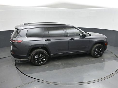 New 2025 Jeep Grand Cherokee L Altitude image 34