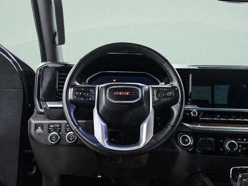 Used 2024 GMC Sierra 1500 Elevation w/ Preferred Package AWD/4WD image 9