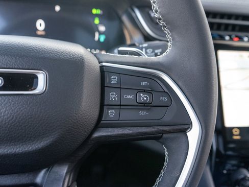 Used 2022 Jeep Grand Cherokee Limited 4xe w/ Luxury Tech Group II image 28