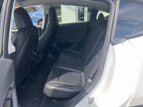 Used 2023 Tesla Model Y Performance image 16