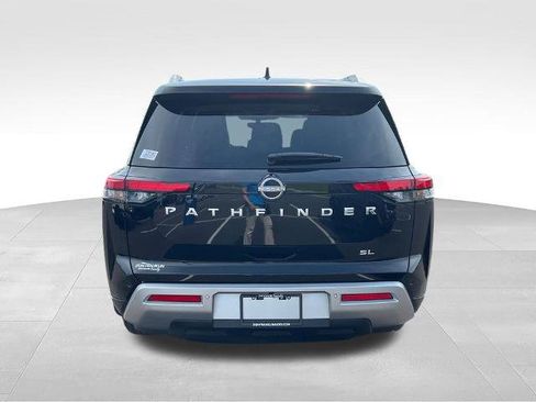 Certified 2025 Nissan Pathfinder SL w/ Cargo Package FWD image 4