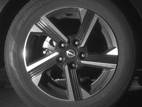 Used 2025 Nissan Sentra SV FWD image 15