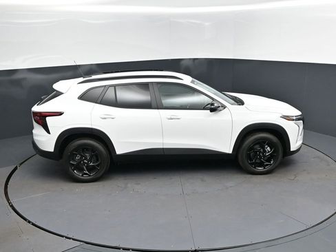 New 2026 Chevrolet Trax LT FWD image 35