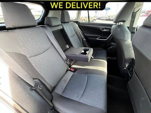 Used 2025 Toyota RAV4 XLE AWD/4WD image 18