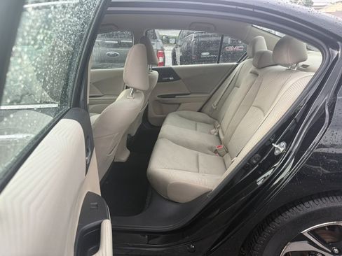 Used 2017 Honda Accord LX image 9