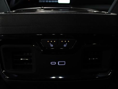 Used 2024 GMC Sierra 1500 AT4 w/ Technology Package image 17