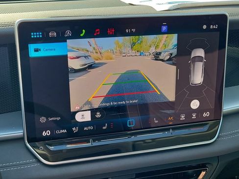 New 2026 Volkswagen Tiguan SE FWD image 25