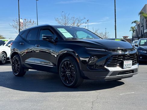 Used 2025 Chevrolet Blazer Premier w/ LPO, Black Sport Package image 4