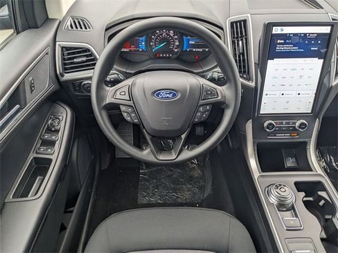 New 2024 Ford Edge SE w/ Black Appearance Package image 12